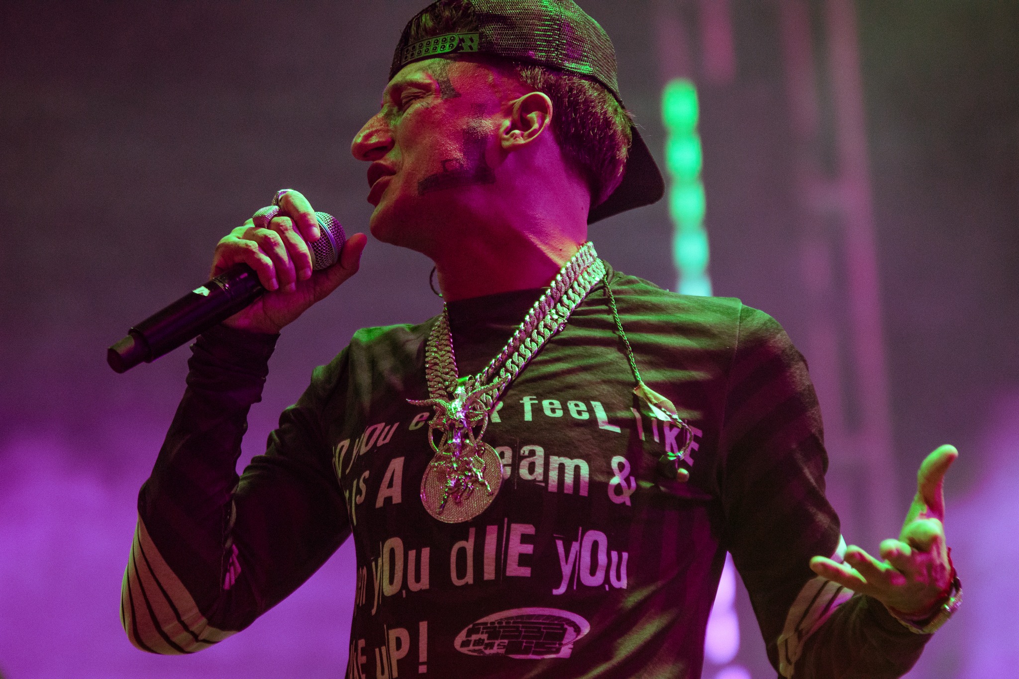 ¡BENDICIONES Y TRAP! Yung Beef Llega al Pepsi Center Para darnos Cátedra de calle