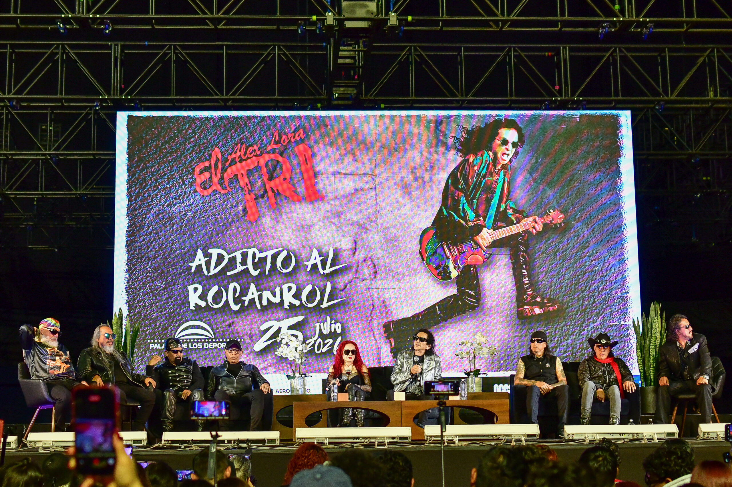 alex lora y el tri prometen descontrol y puro rock and roll en el palacio de los deportes