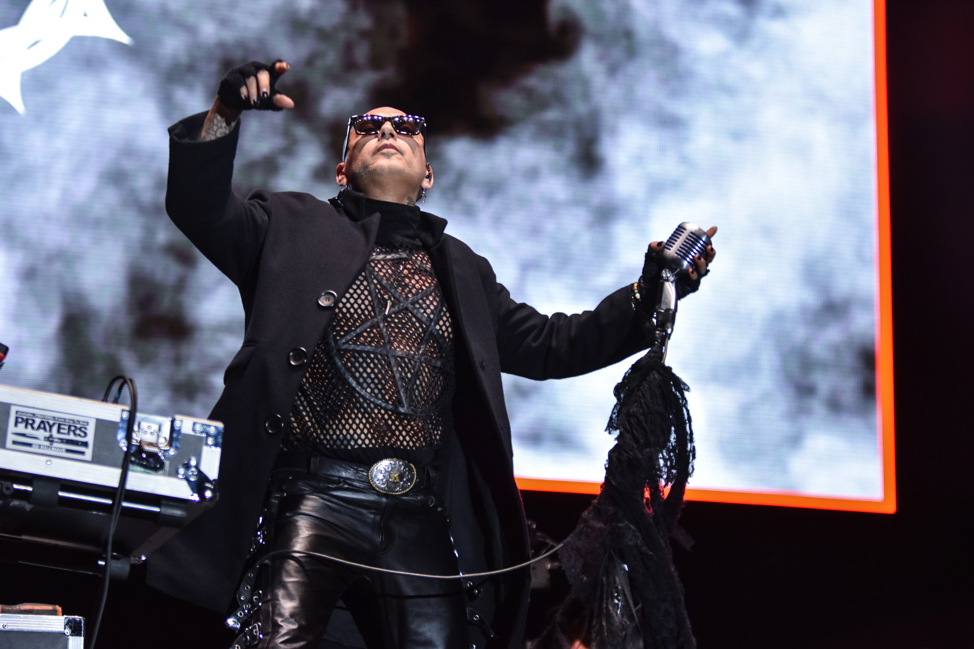 PRAYERS TRAE EL CHOLOGOTH A LA CDMX: UNA CEREMONIA DE CALLE, SANGRE Y ESPIRITUALIDAD